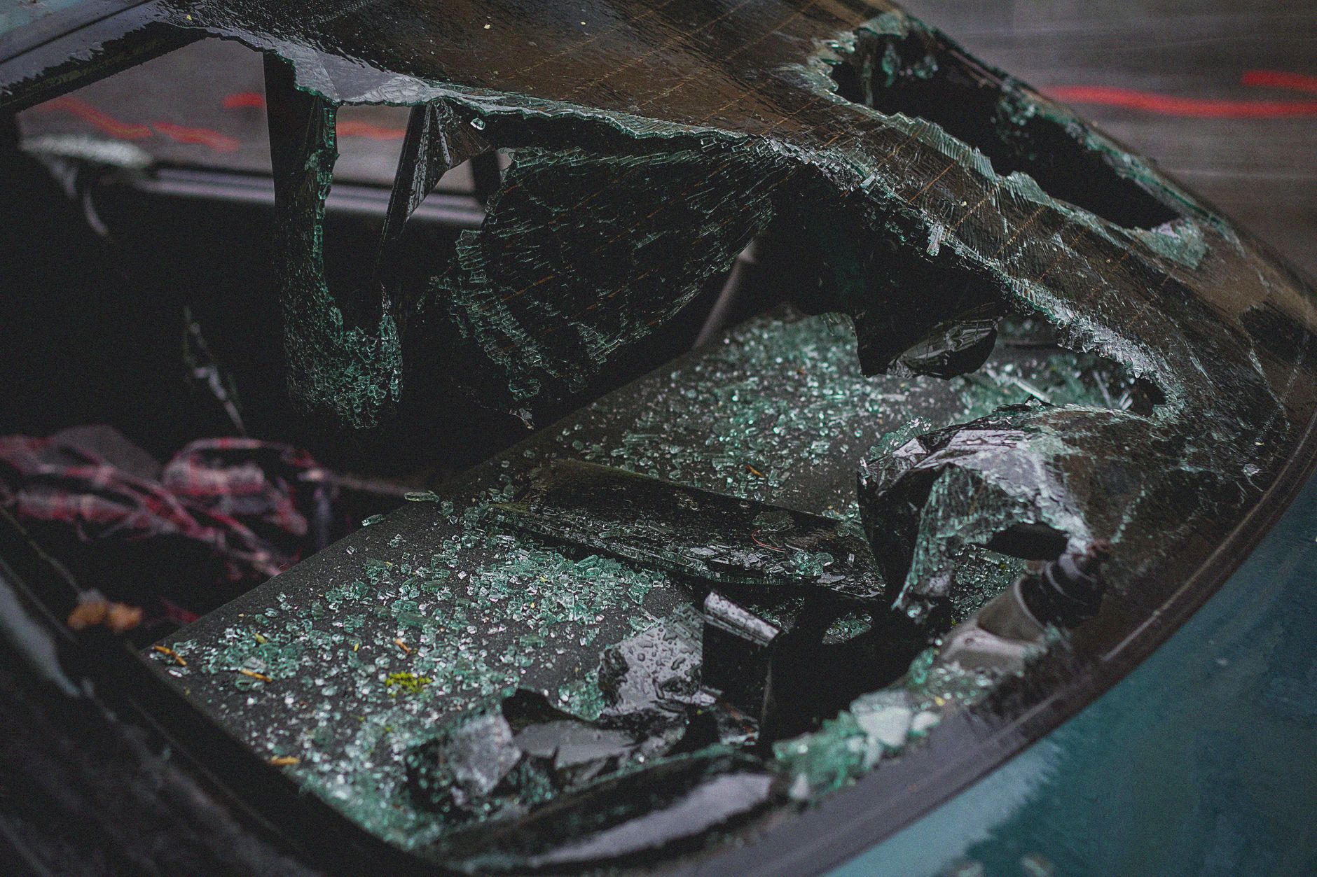 Nissan Versa reparado tras granizada